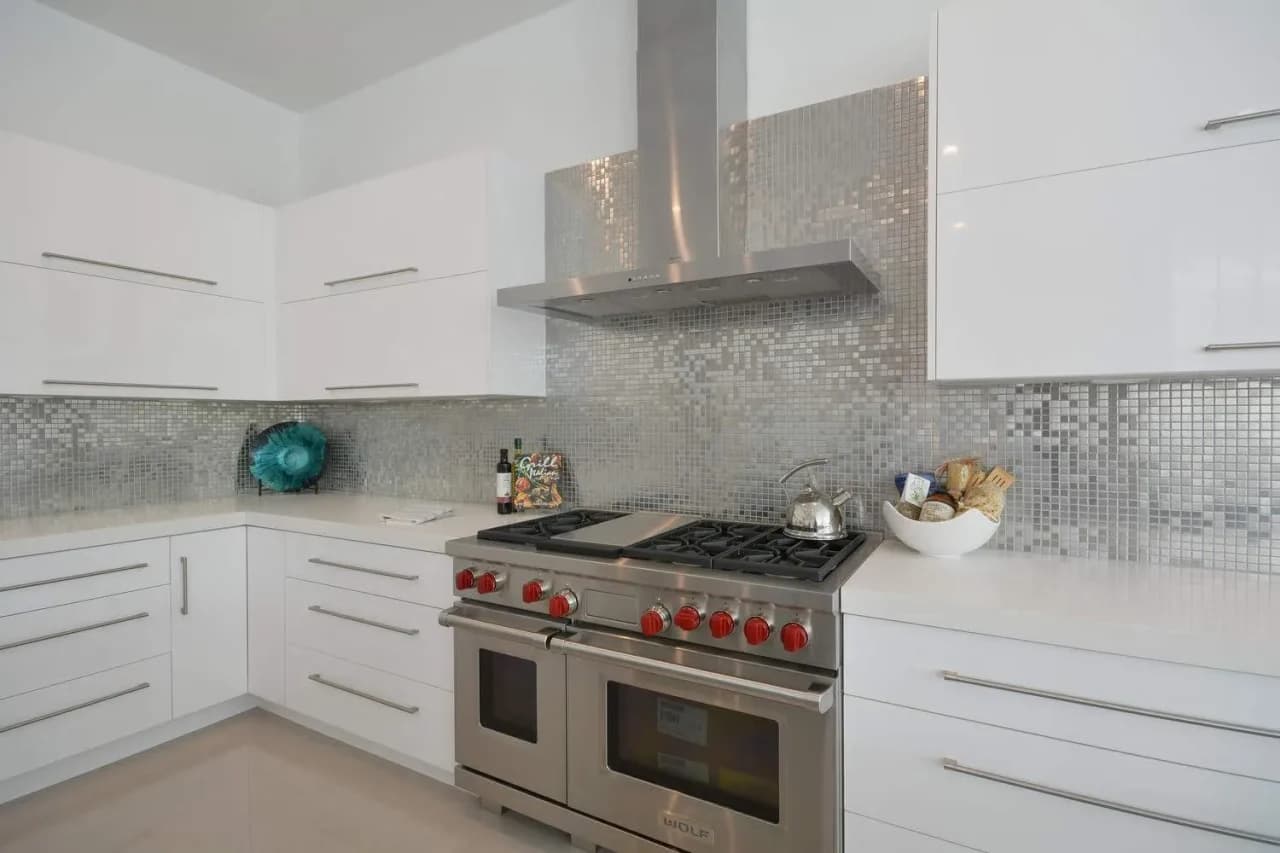Custom cabinet finishes in a Fort Lauderdale kitchen remodel