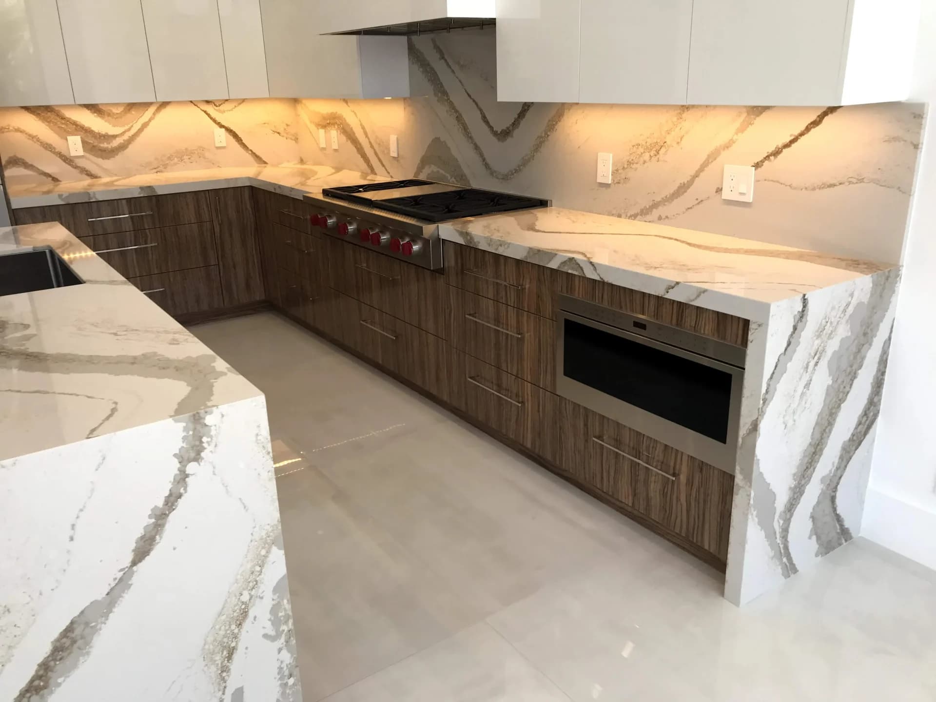 Modern custom cabinetry layout in an Oakland Park, FL kitchen